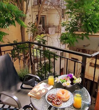 Quiet Beauty -kiki Wolos