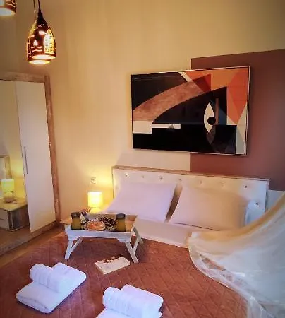 Quiet Beauty -kiki Volos