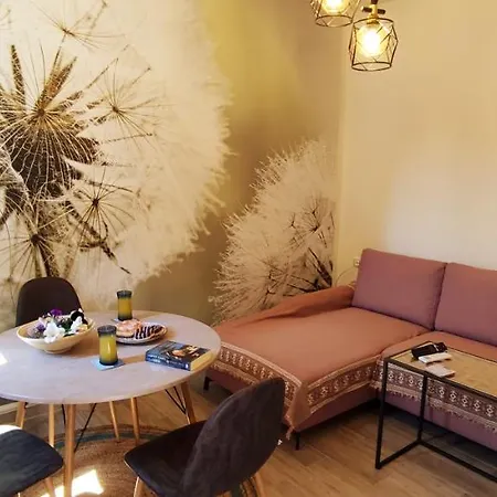 Quiet Beauty -kiki *