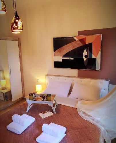 Quiet Beauty -kiki Volos