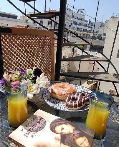 Quiet Beauty -kiki Volos